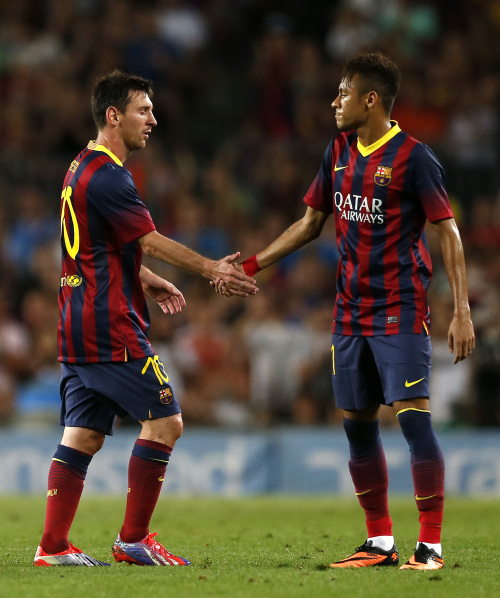 而是在中性 而是在中性